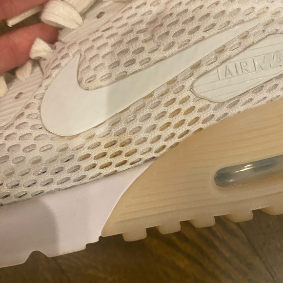 GENTLY USED NIKE SNEAKERS - Picture 3 of 4